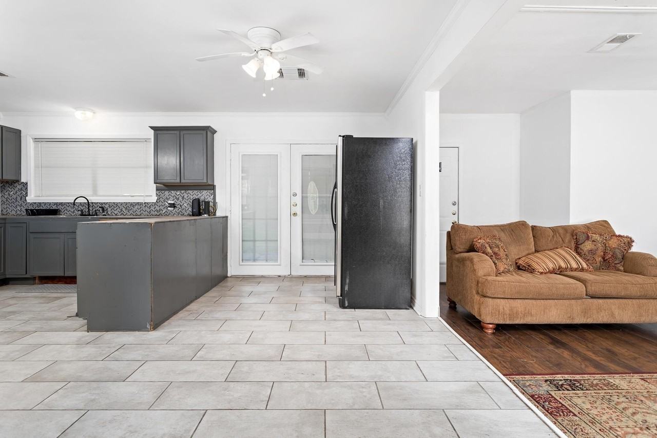 1925 Wilson Ave - Photo 6 of 29