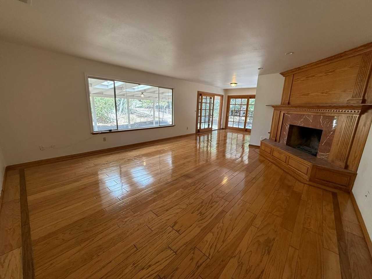 2189 Lake Marie Dr - Photo 3 of 26