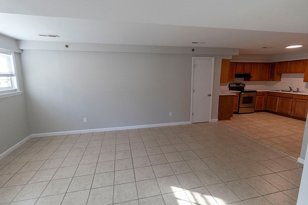 706 Demaret Dr - Photo 7 of 30