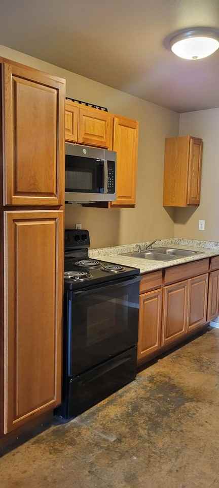 552 E 79th St - Photo 2 of 12