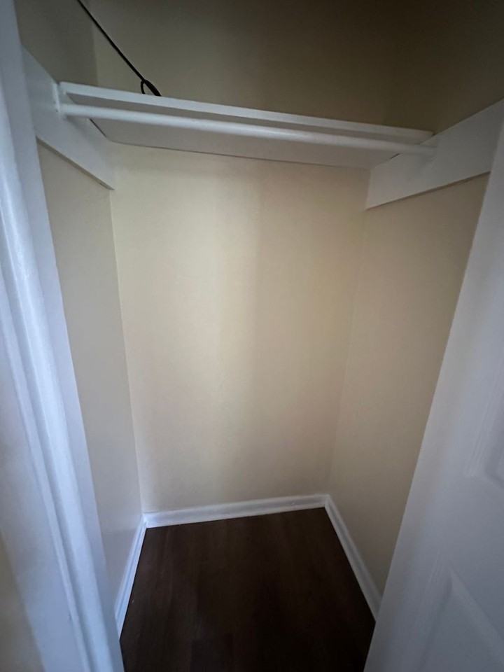 405 Live Oak Drive - Photo 6 of 8