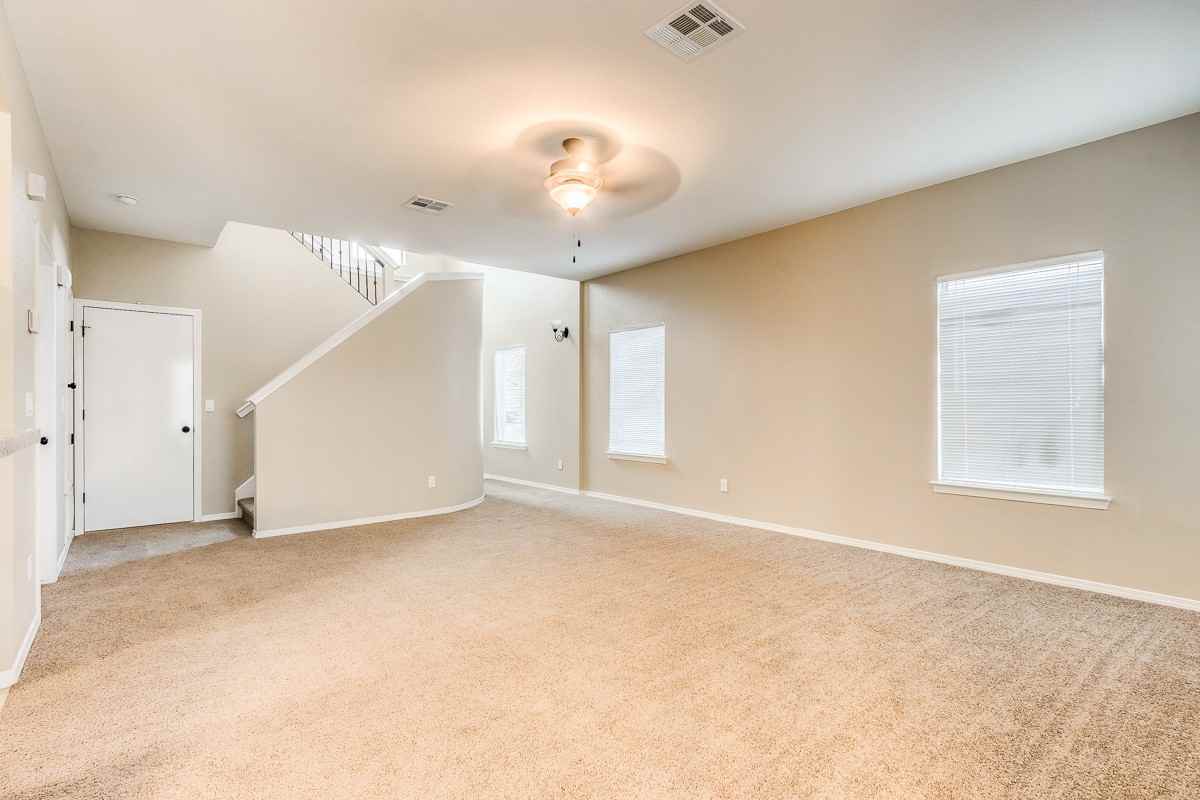 13166 Kestrel Ave - Photo 2 of 27