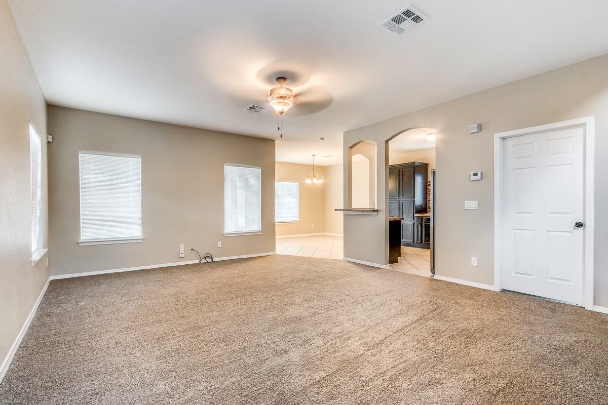 13166 Kestrel Ave - Photo 3 of 27