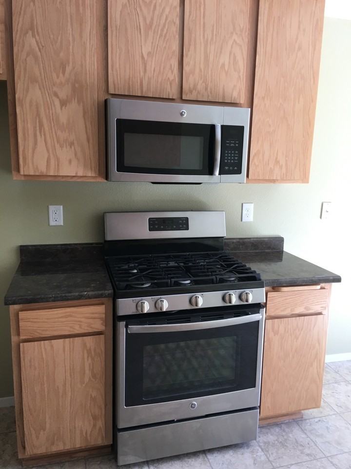 388 L St - Photo 2 of 4