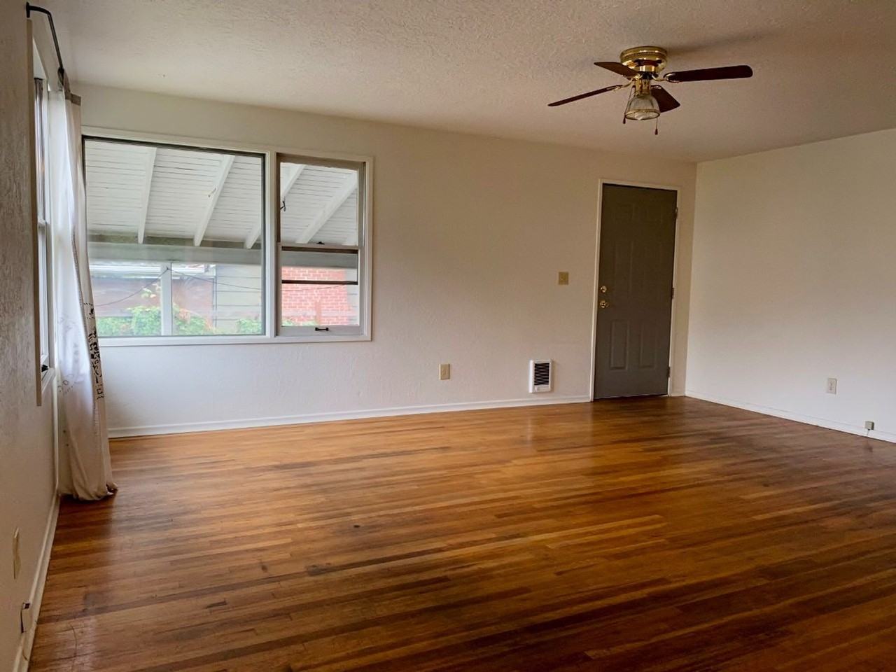 280 Ne Wauna Ave - Photo 2 of 20