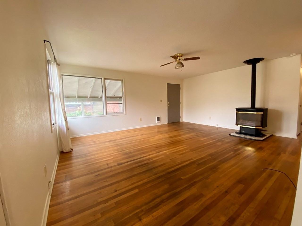 280 Ne Wauna Ave - Photo 3 of 20