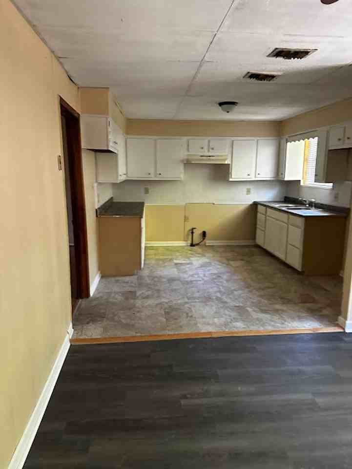 320 16th St S - Photo 2 of 14