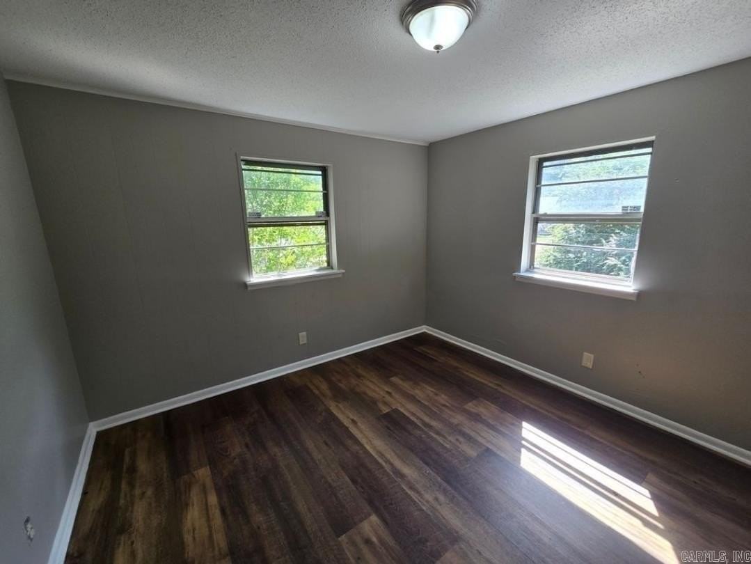 5712 Wisteria Ct - Photo 6 of 10