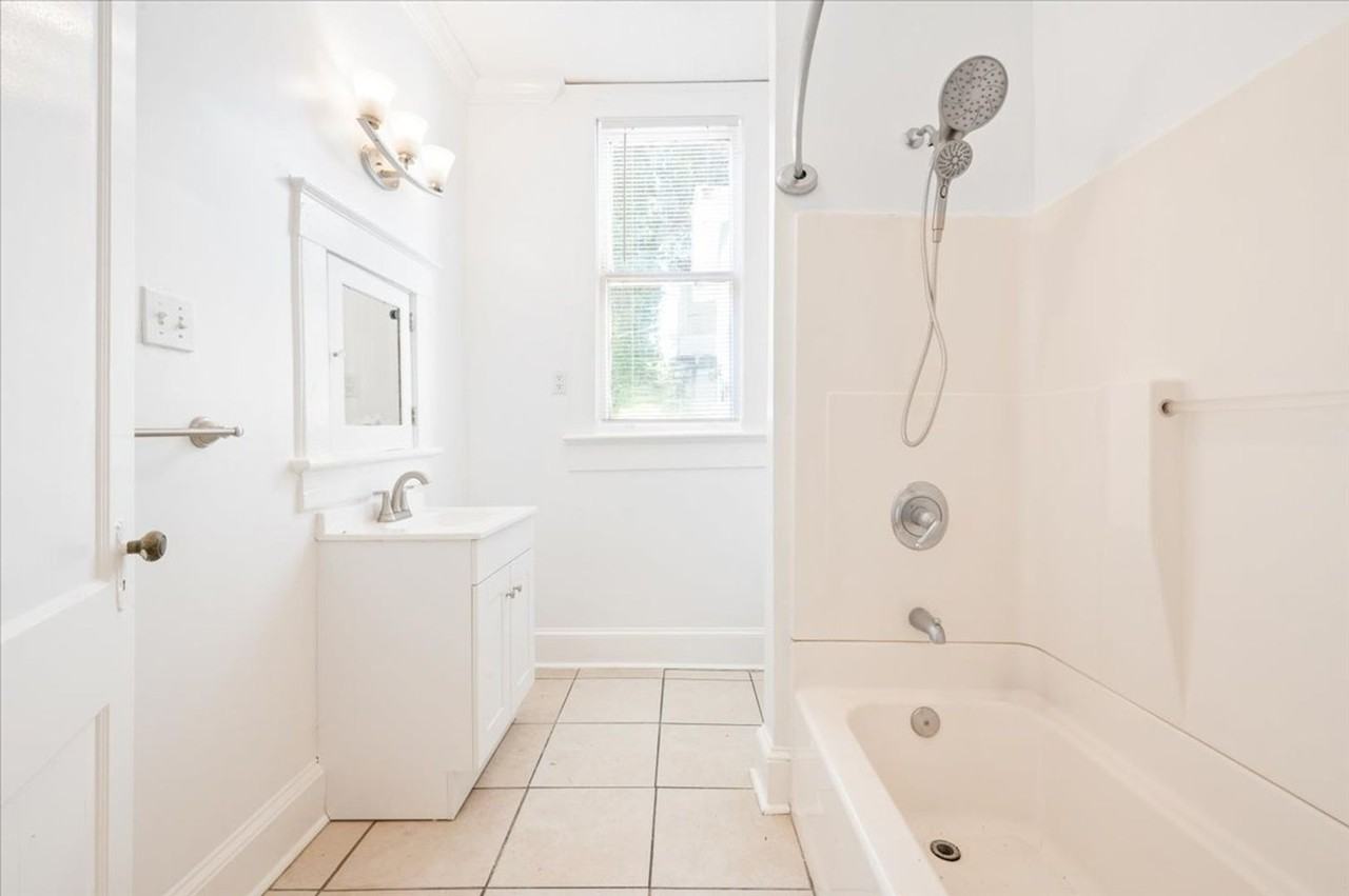 1914 Barnard St #D - Photo 5 of 19