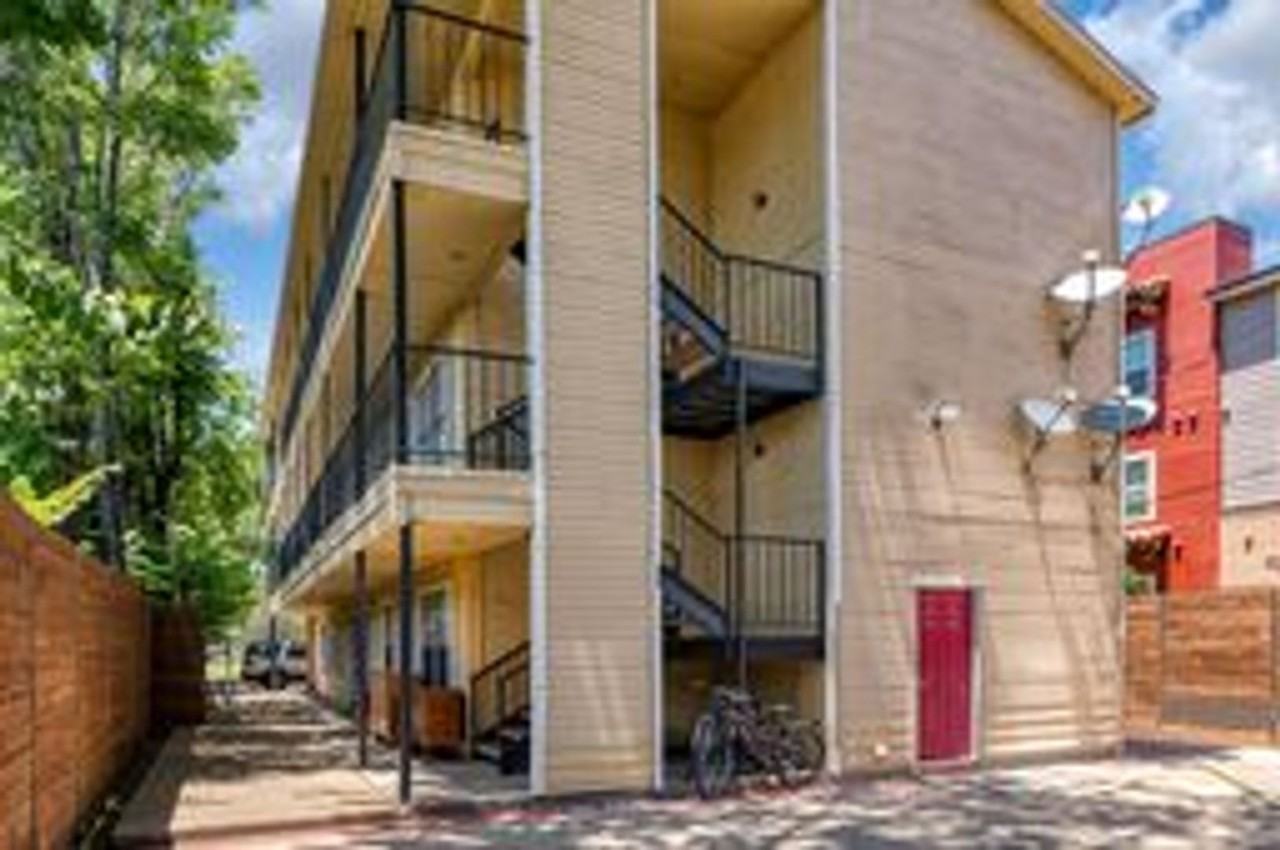 4718 Eastside Ave - Photo 2 of 12