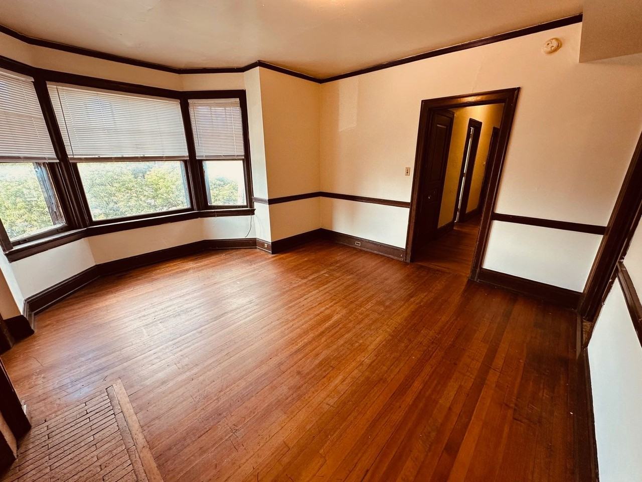 10 10 E Princess Street  - 10 E Princess Street 3R - Photo 2 of 8