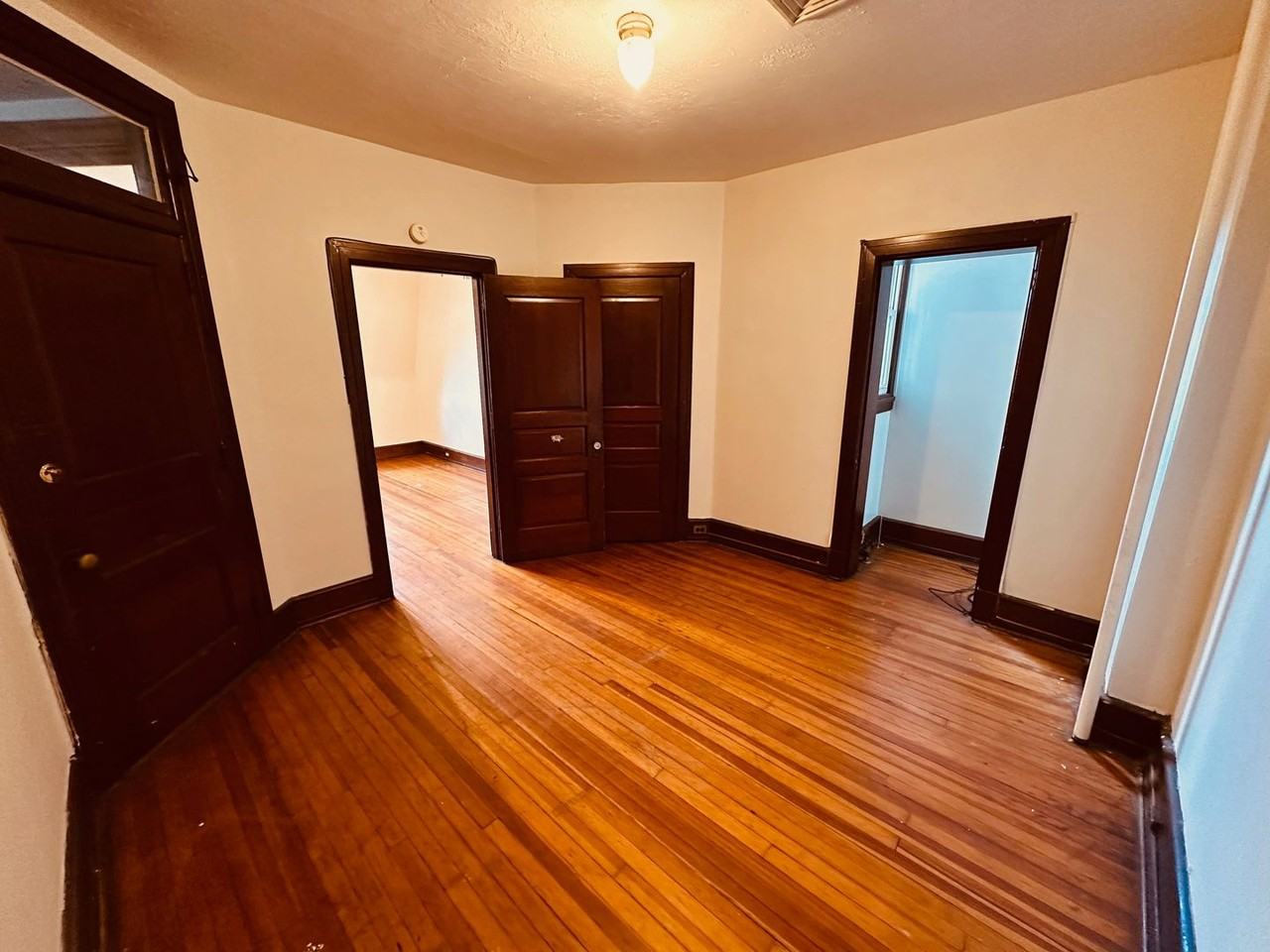 10 10 E Princess Street  - 10 E Princess Street 3R - Photo 3 of 8