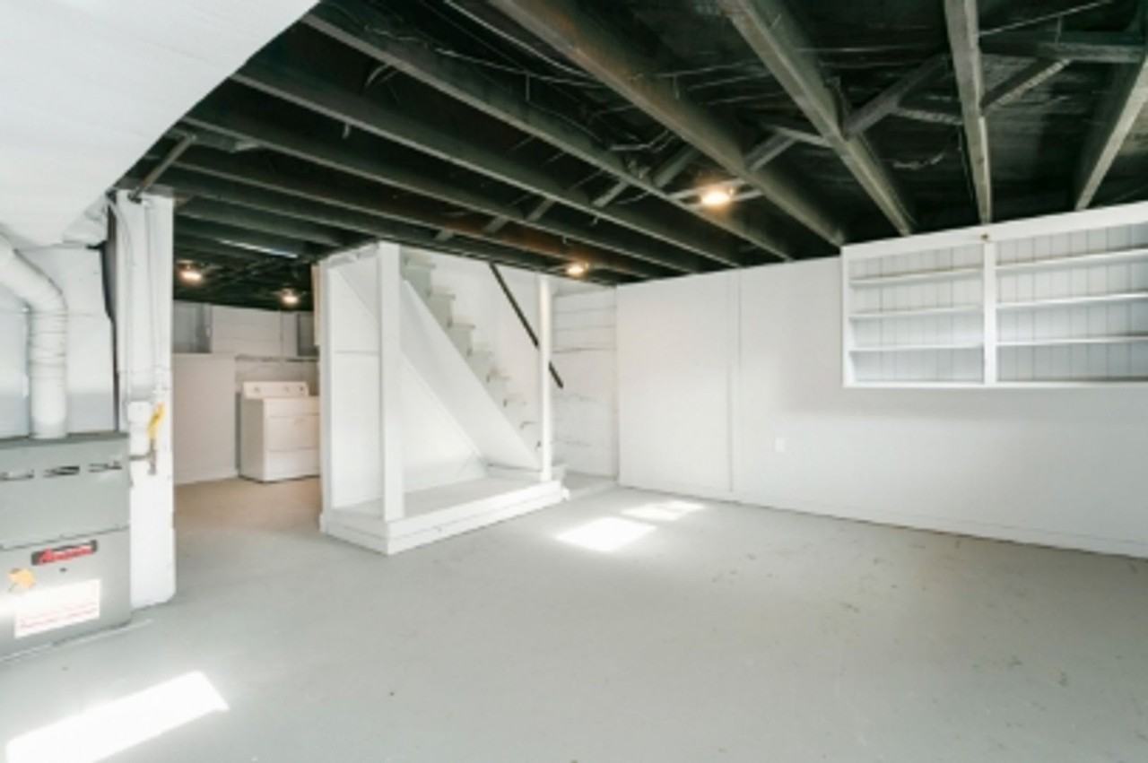 2216 N Proctor St - Photo 2 of 22