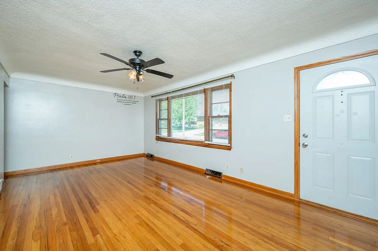 6708 Madison Ave - Photo 3 of 16