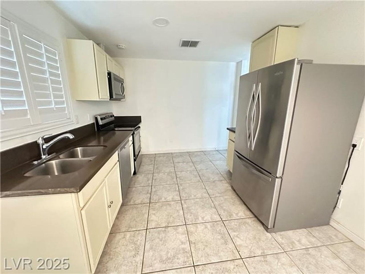 501 Slayton Dr - Photo 4 of 15