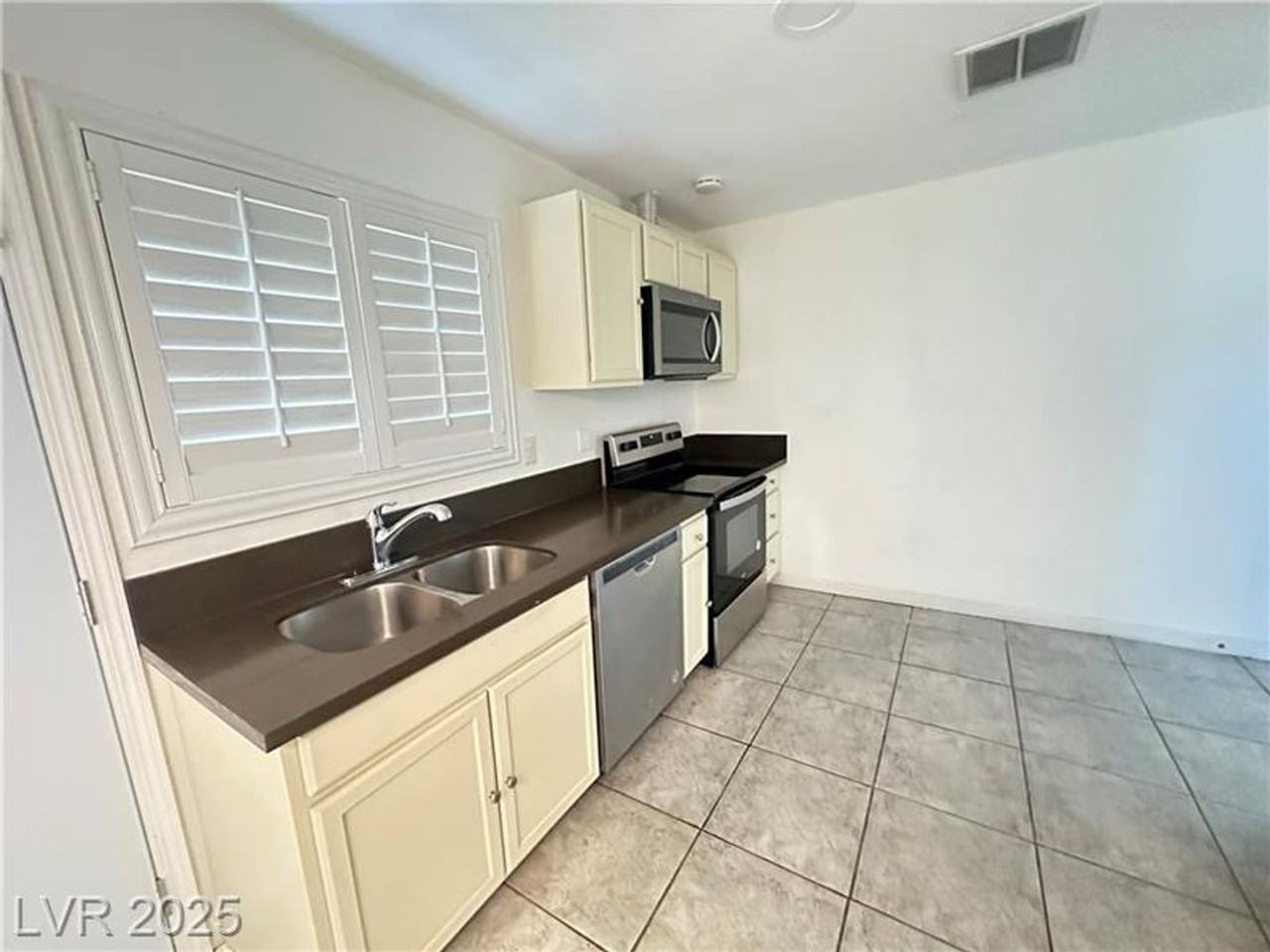 501 Slayton Dr - Photo 5 of 15