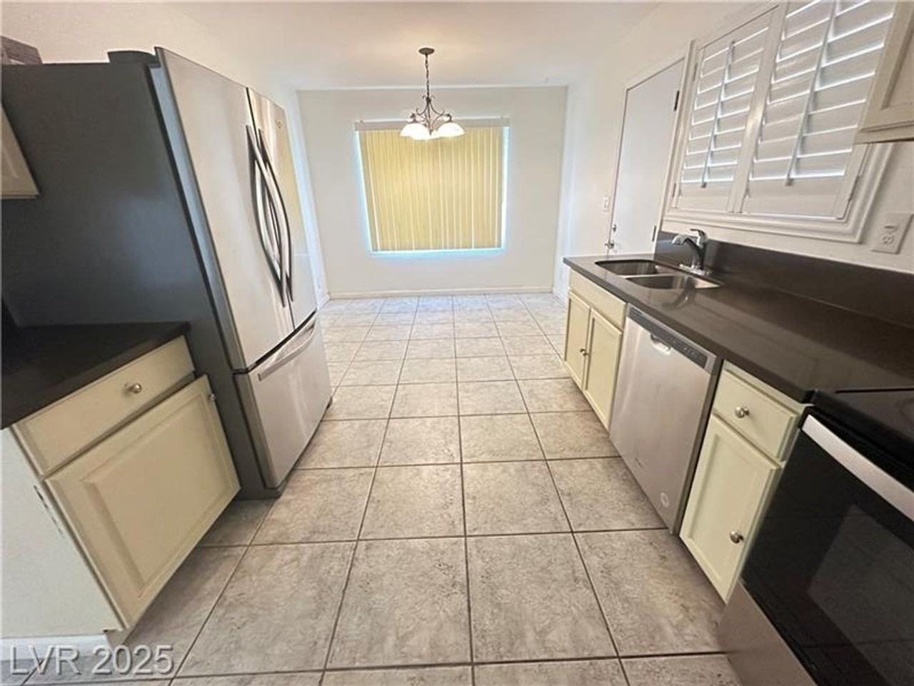 501 Slayton Dr - Photo 6 of 15