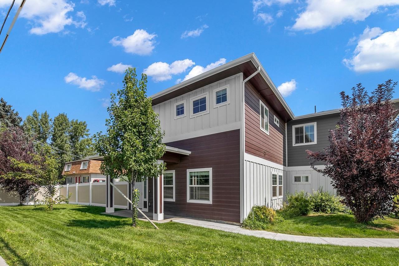 2188 S Orchard St - Photo 2 of 24