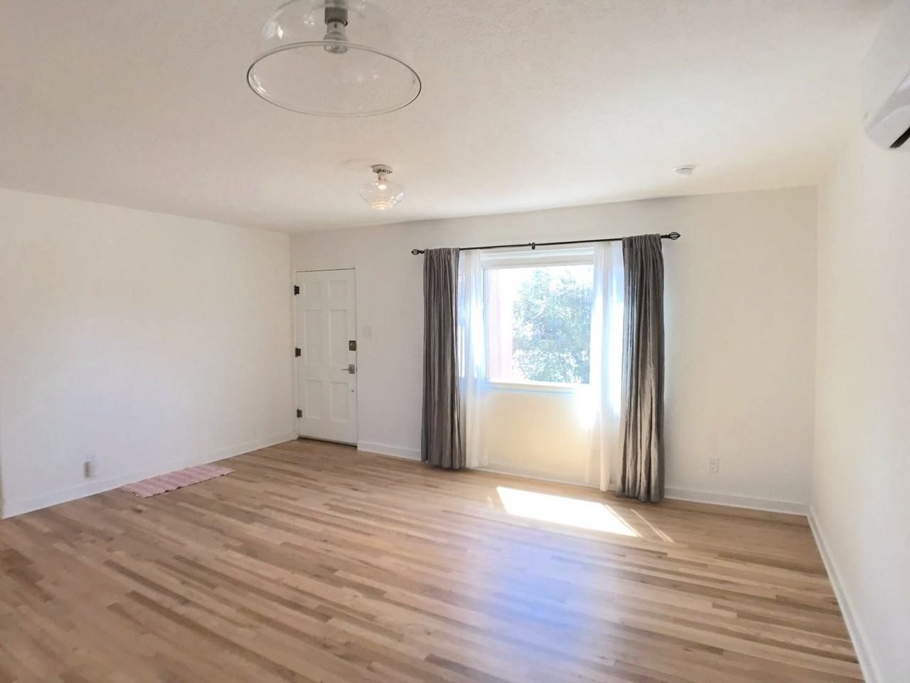 2715 Santa Monica Ave Se - Photo 3 of 21
