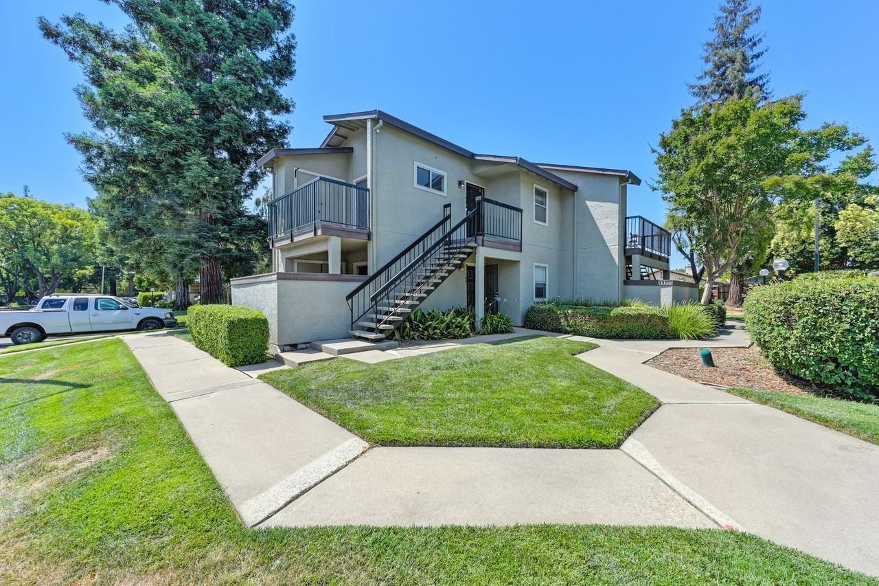 121 Luna Grande Cir #108 - Photo 2 of 14
