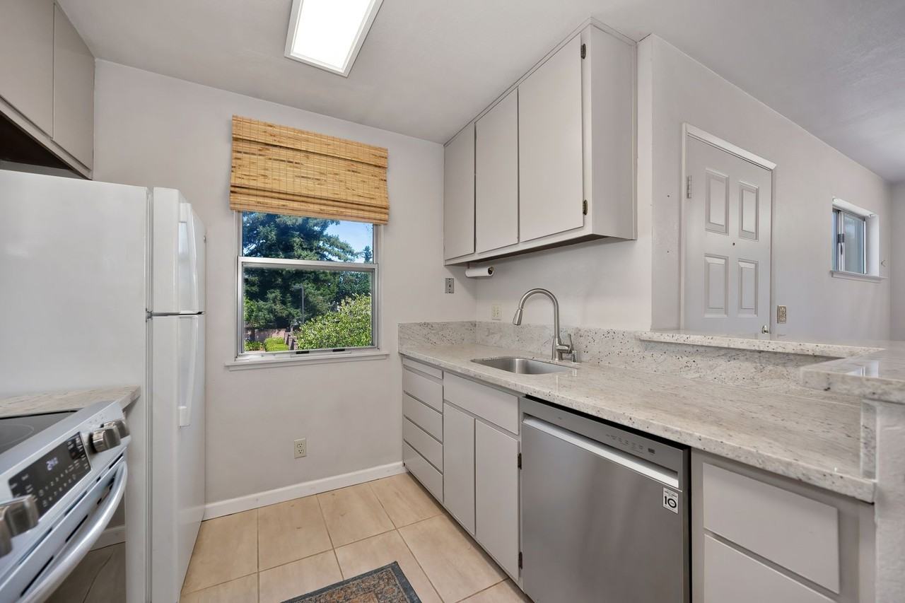 121 Luna Grande Cir #108 - Photo 4 of 14