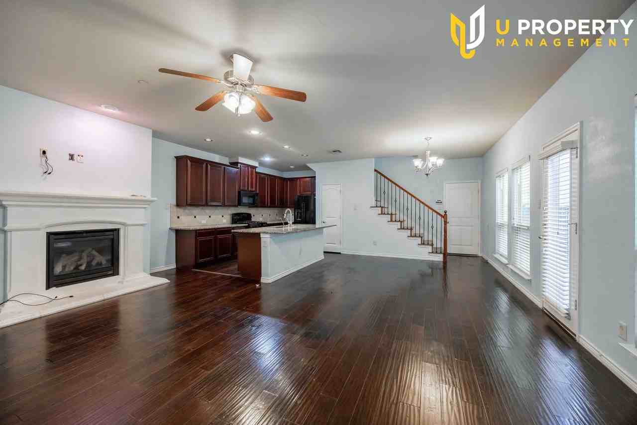 8901 Whitehead St - Photo 3 of 30