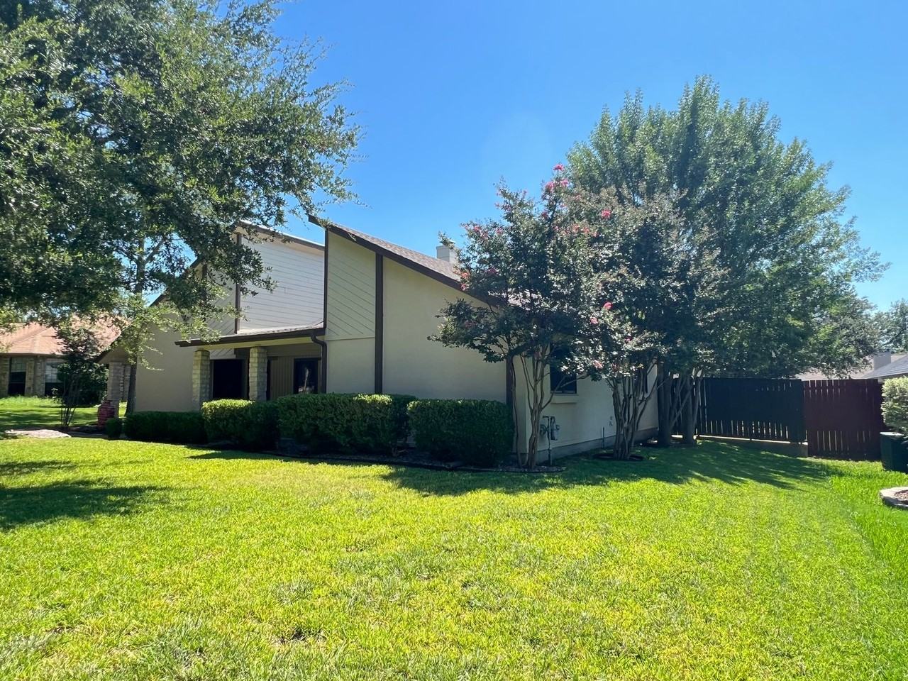 1720 Plummer Dr - Photo 2 of 50