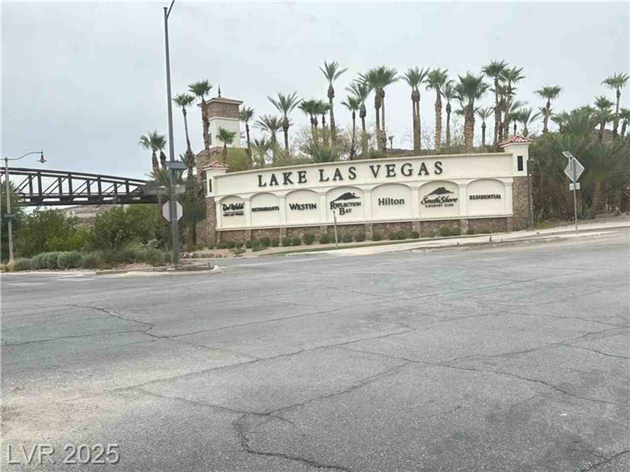 350 Tigullio Ave - Photo 2 of 37