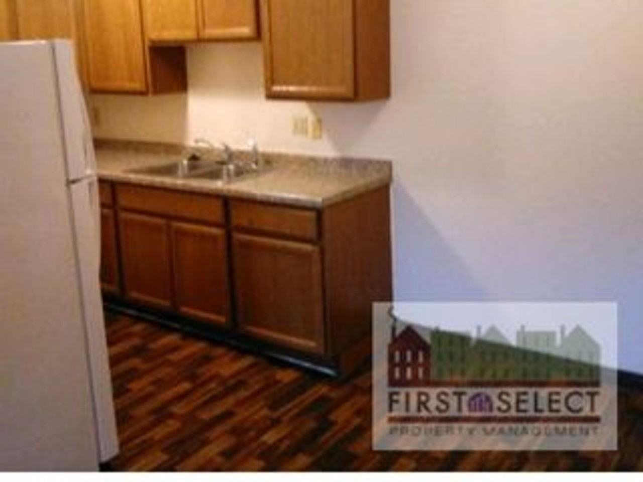 704 Imperial Dr - Photo 3 of 5