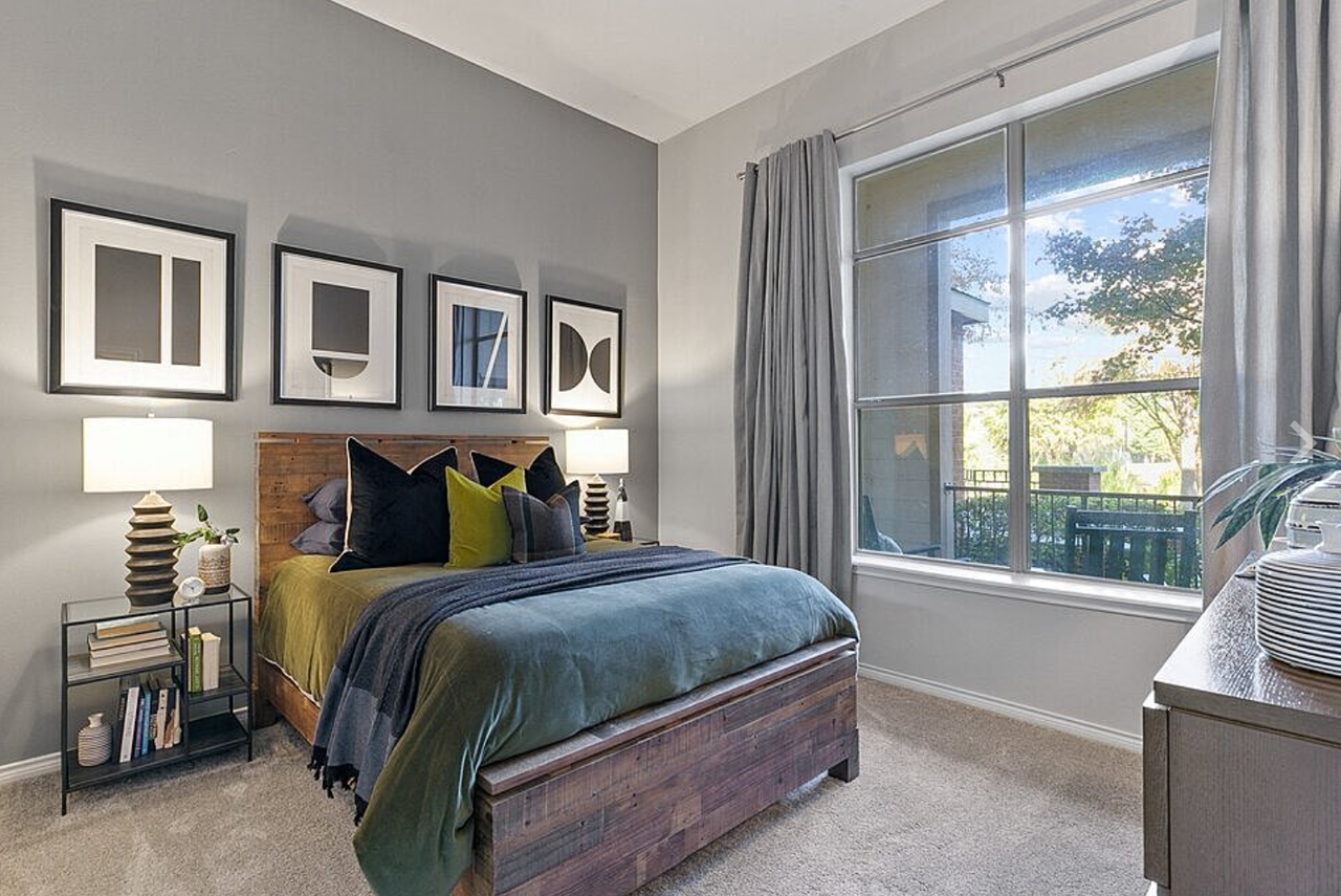 Farmers Branch Ln - Photo 4 of 6