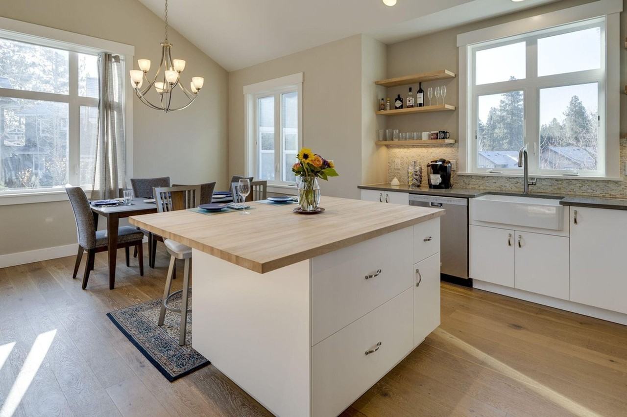 1921 1921 NW Monterey Mews Lane - Photo 4 of 21