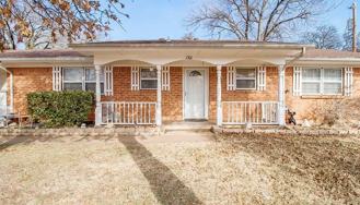 1301 Hazelwood Dr - Photo 1 of 1