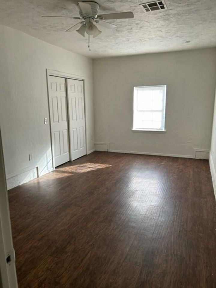 333 Nw 80th St - Photo 4 of 39