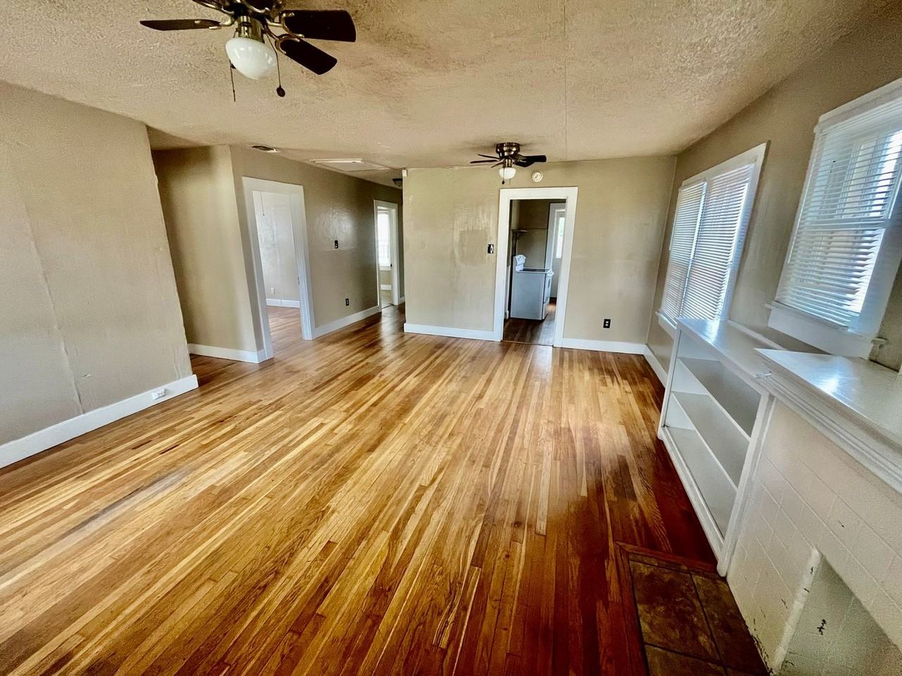2121 17th St - Photo 3 of 10