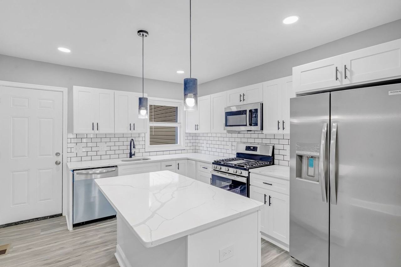 774 W Cross St - Photo 6 of 32