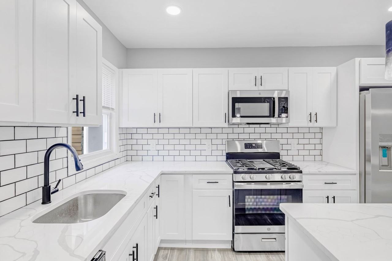 774 W Cross St - Photo 7 of 32