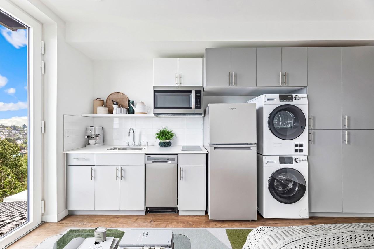 NEW MANAGEMENT! Bright Homes in Walkable Central District Location with in unit w/d - Photo 5 of 50