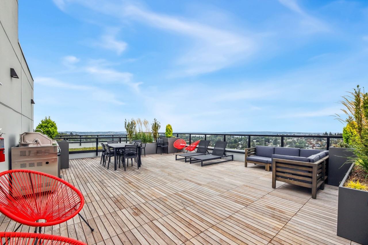 NEW MANAGEMENT! Bright Homes in Walkable Central District Location with in unit w/d - Photo 6 of 50