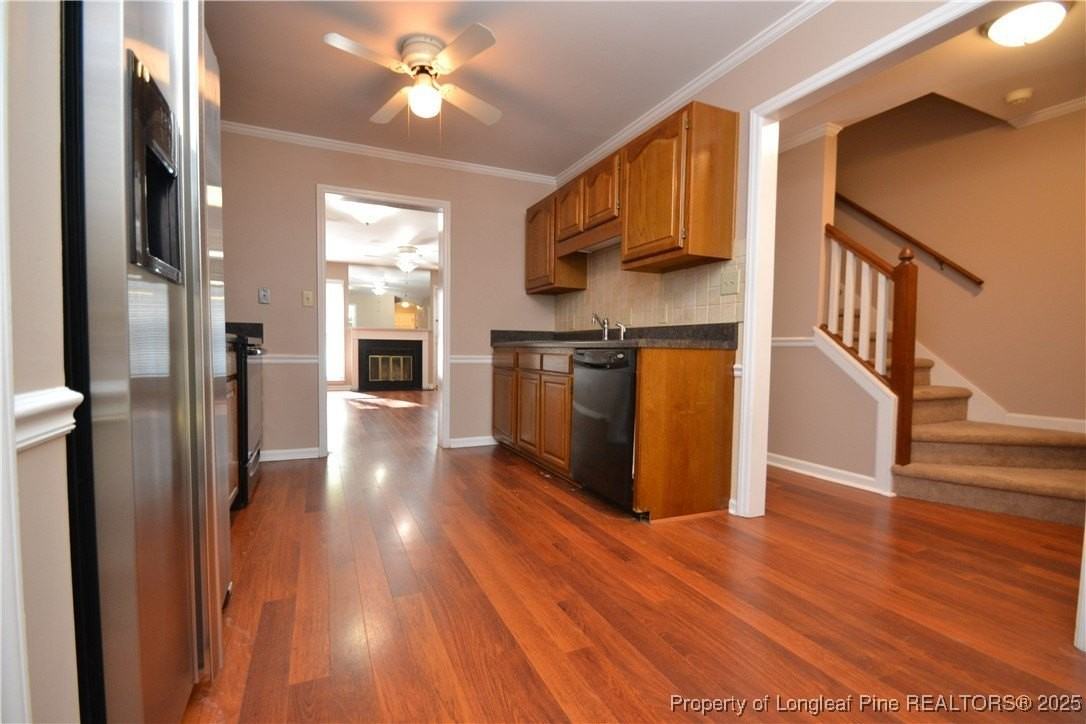 121 Planetree Ln - Photo 4 of 32