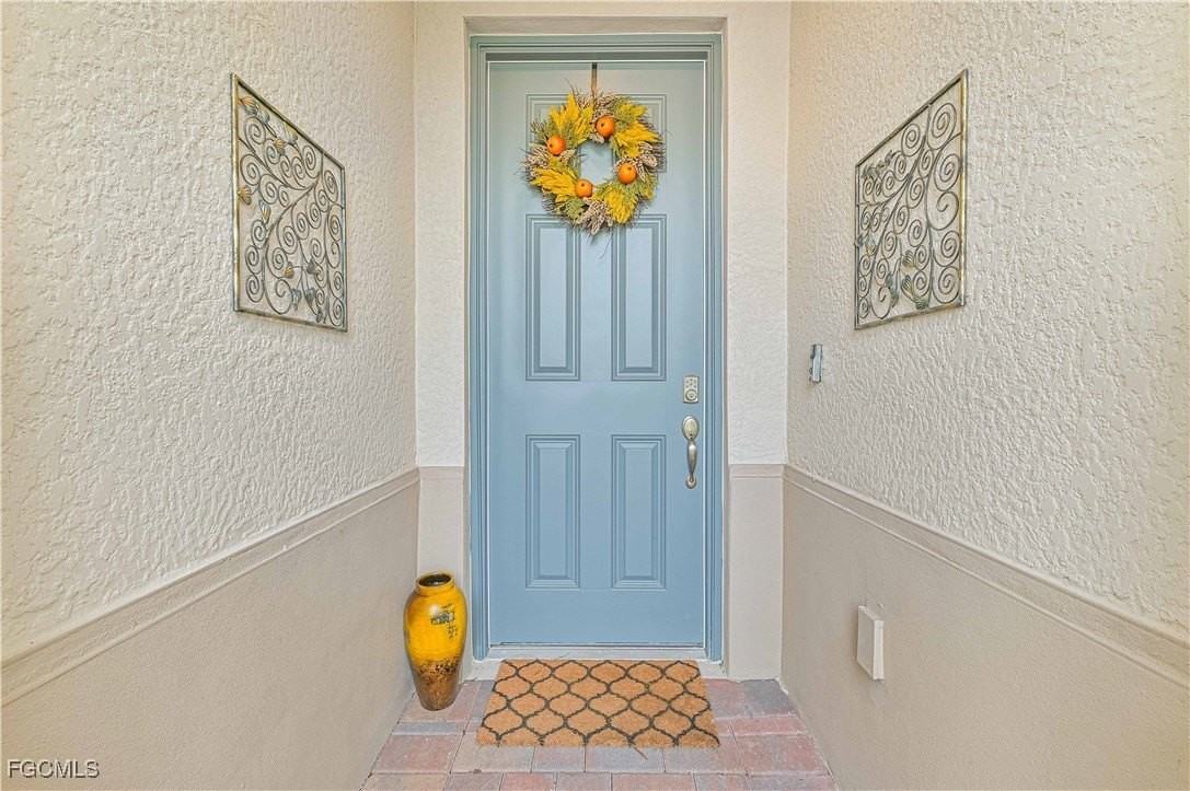 2916 Royal Gardens Ave - Photo 3 of 30