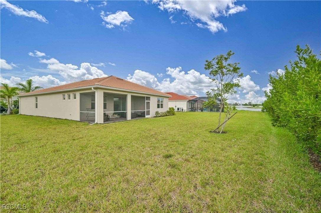 2916 Royal Gardens Ave - Photo 4 of 30