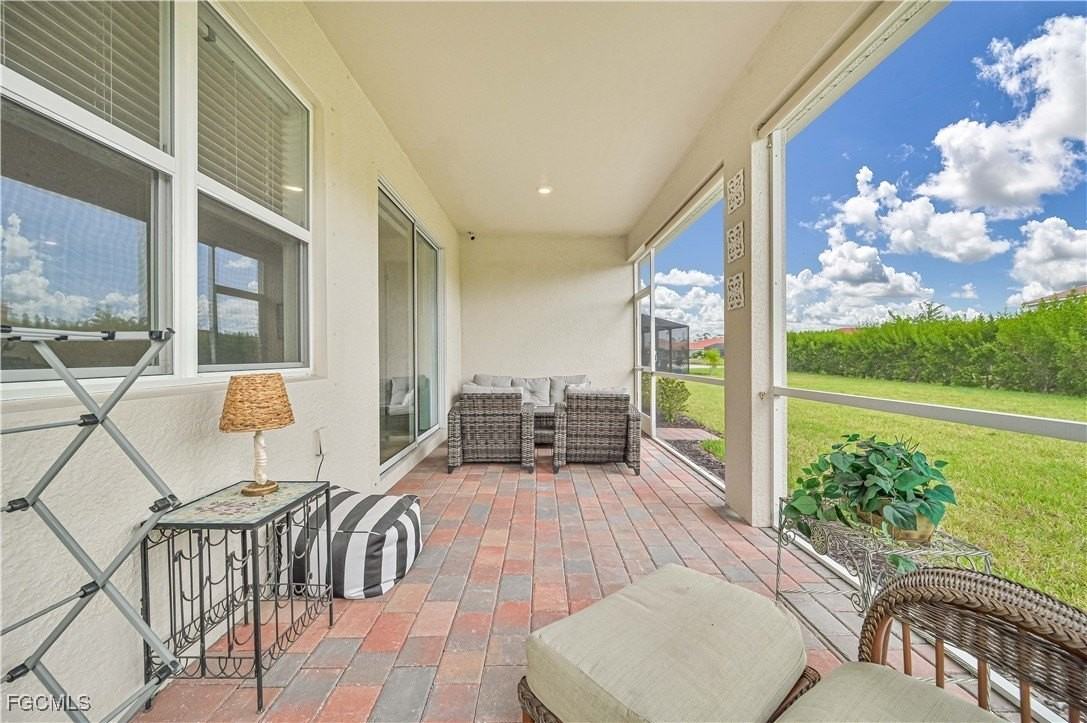 2916 Royal Gardens Ave - Photo 7 of 30