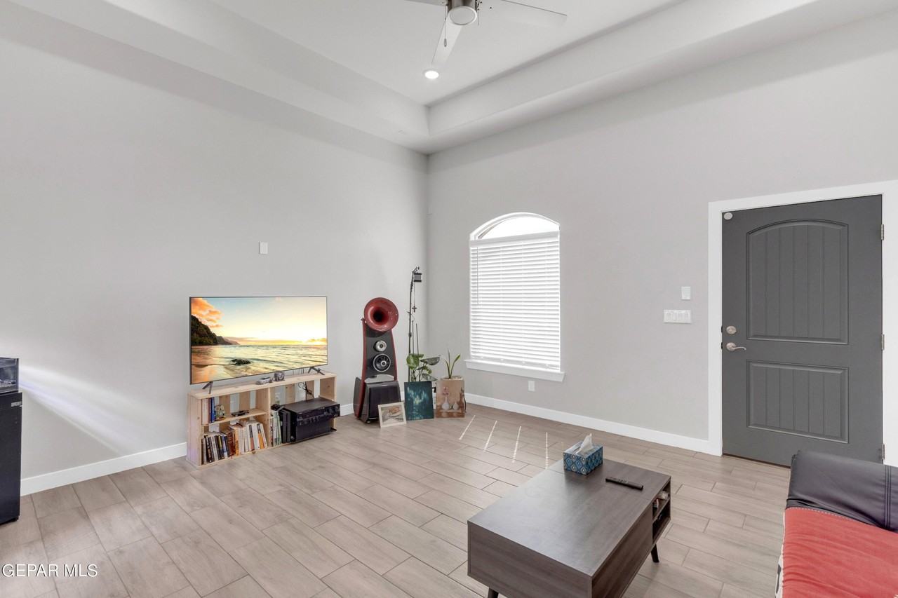 15029 Concept Ct - Photo 4 of 25