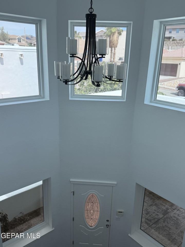 1605 Playa Del Sol Drive - Photo 5 of 29