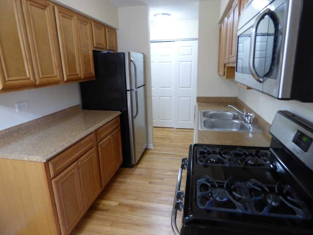 1626 West Estes Avenue, Unit 1F - Photo 3 of 10