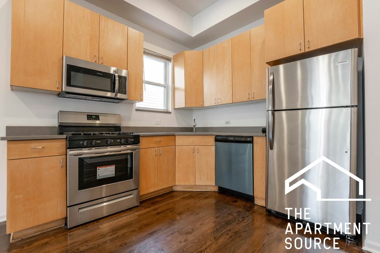 2112 North Campbell Avenue, Unit 1F - Photo 2 of 18