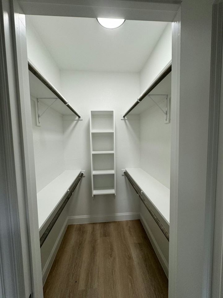 2502 Oxford Ave, Unit 110 - Photo 3 of 20