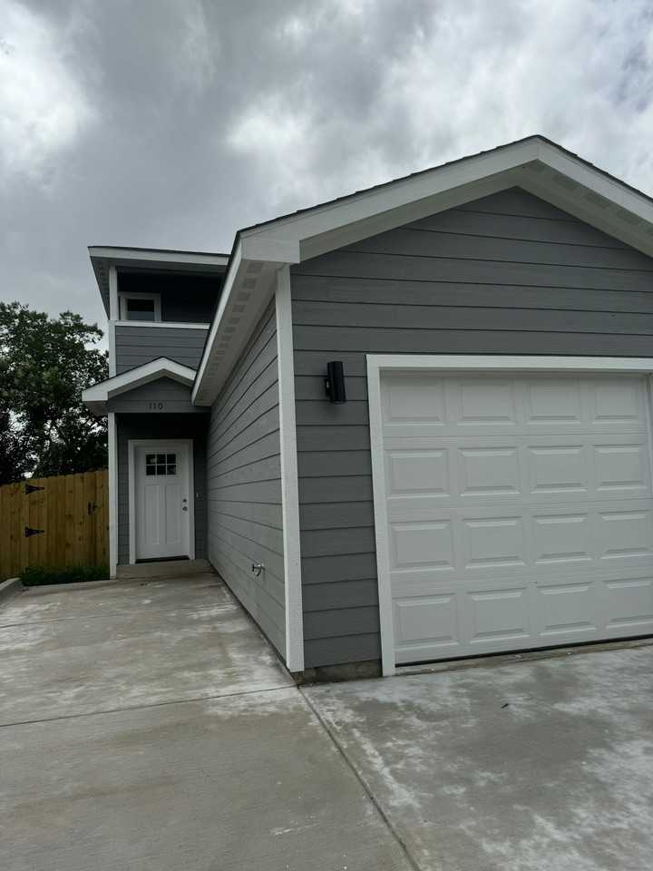 2502 Oxford Ave, Unit 110 - Photo 4 of 20