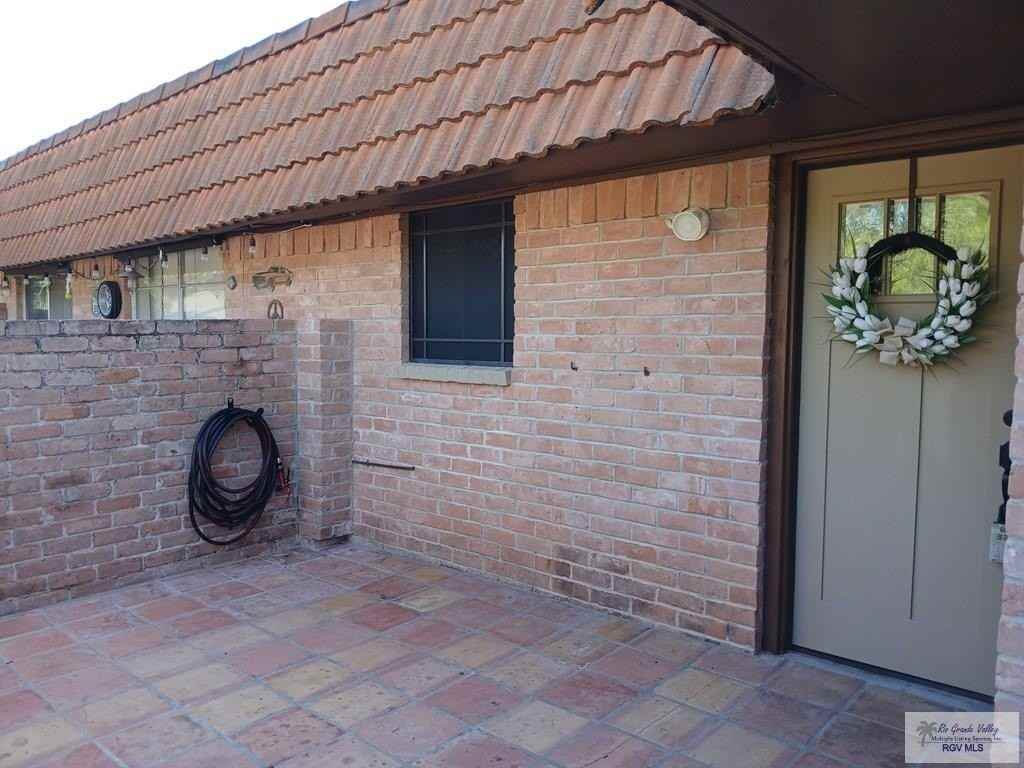 1400 Palm Valley Dr W #2 - Photo 3 of 20