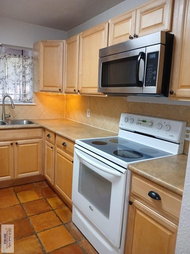 1400 Palm Valley Dr W #2 - Photo 7 of 20